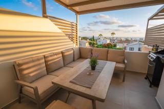 250m to Beach - Private Hot Tub - 2 Terraces - BBQ - 8