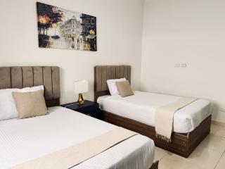 VIOLA by Elegant Hospitality - near Waterway Mall - 4