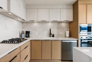 AQUA III Lakefront Luxury on Okanagan Lake Kelowna - 5