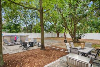 Private Pool-Fire Pit- Game Room - 20min to Beach - 9