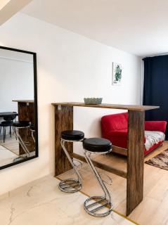 Cozy Apartment Near Old Town & Promenada - 1