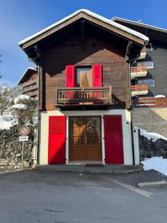 Tiny Chalet in Champéry Walk to Ski Lift & Train - 9