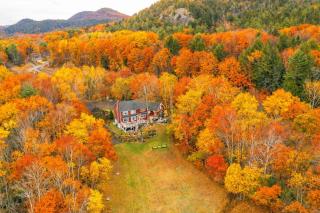 11 Acre Estate ~ Golf Course ~ River & Pond~HotTub - 8