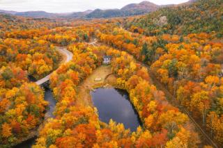 11 Acre Estate ~ Golf Course ~ River & Pond~HotTub - 4