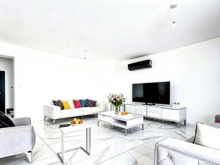 Twinsalamis Luxury 3 Bed Villa Private Pool Free Parking Weekly Offer - 3