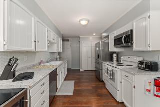 Private Pool & Basketball | Spacious 3BR Sleeps 9 - 2
