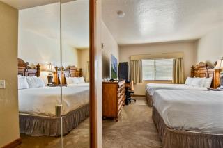 Villa 2055 - 2 Queen Beds - 1 Bedroom 1 Bath No Kitchen villa - 9