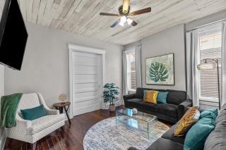5BR Family Home Near Missouri Botanical Garden | Parking in Back | Shaw STL - 5