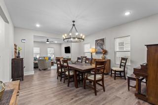 Spacious 5BR Near SLU | Drive to Arch, Ballparks & Breweries | EV Charger - 7