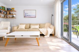 Coastal Comfort. Park Views. King & 2 Queen beds - 0