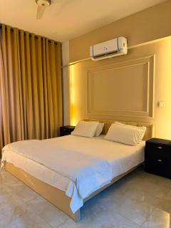 Signature 1BR Suite - 2