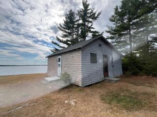 Bob's Cabin at Wishart's Point Lodge - 1