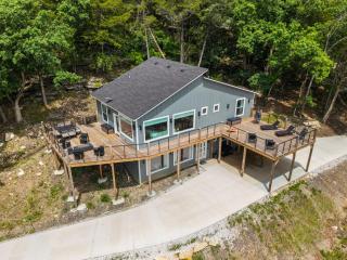 The Gathering Lodge-Epic Patio-2 mi to Beaver Lake - 8