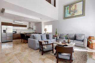 Luxury Apartment 106 wpool & gym by Puerto Cancún - 1