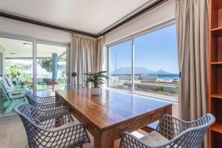El Mufasa beachfront apartment with stunning views - 8