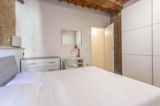Fabretti - Modern & Elegant 2-Bedroom Downtown Retreat - 7