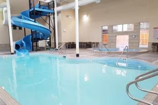 Mountain Haven Retreat, Pool & Hot Tub, UG Parking, Fitness Centre, WiFi! - 1