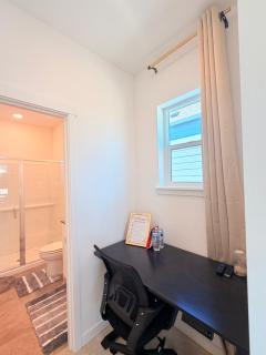 Cozy Ensuite Room Near Mt Rainier and Seattle - 3