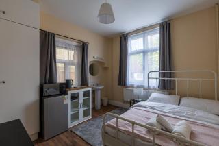 Clare - Double Room 20 mins walk to centre -Kitchenette Smart TV Shared bathroom - 0