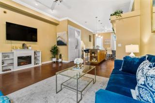 Hip & vibrant townhome near downtown with private patio grill AC and WiFi - 6