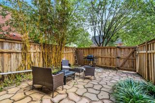 Hip & vibrant townhome near downtown with private patio grill AC and WiFi - 9