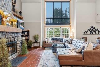 9 BDR Close to Main Street with Secluded Hot Tub - 5