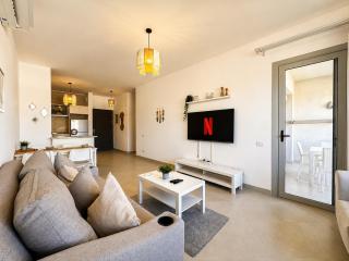 1BDR chalet on direct swimming pool Einbay - 2