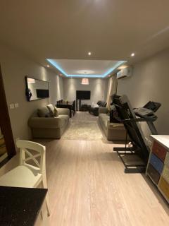 Elegant 2-BR Apartment with Garden-View Balcony in Madinaty - 4