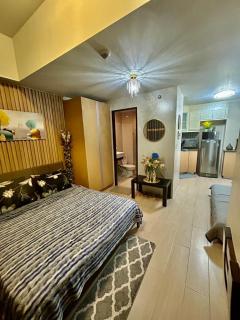 Studio Room Walking Airport, In City Of Newport City - 7