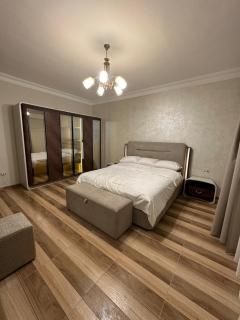 luxurious 3-BR Apartment in Central Location in Sheikh Zayed - 3