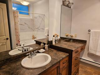 Cozy Studio Room in Upper Mission, Kelowna - 4