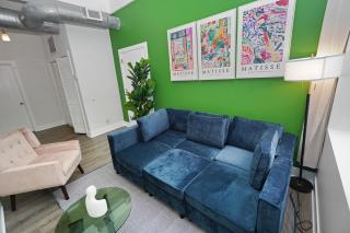 Cozy 2BR Near McCormick & Wintrust with Opt Parking - 3