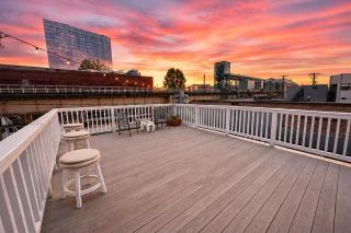 Cozy 2BR Near McCormick & Wintrust with Opt Parking - 6
