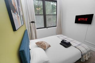 Cozy 2BR Near McCormick & Wintrust with Opt Parking - 1