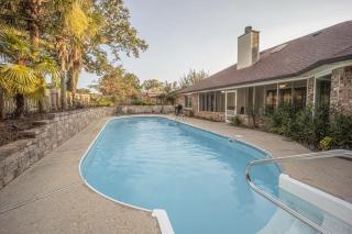 Pensacola Golf Course Escape 3 br 3ba - 0