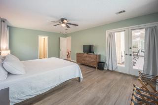 Pensacola Golf Course Escape 3 br 3ba - 1