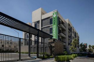 Moderno Apartamento con piscina a 20 min APTO y Cintermex - 2