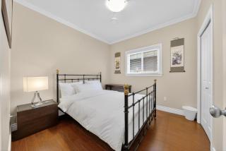 Golden Plum Home - 8