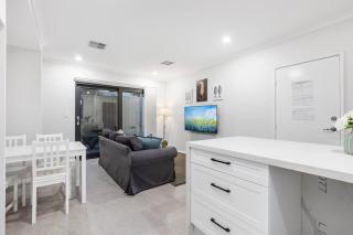 Professional Single Room 6 Walk to Curtin Uni - 4