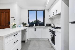 Executive Queen Room 4 Walk to Curtin University - 8