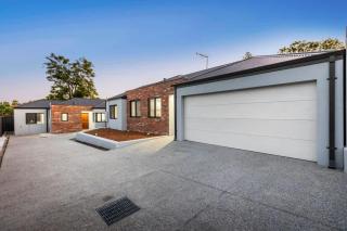 Professional Single Room 8 Walk to Curtin Uni - 1