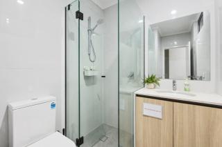 Professional Single Room 5 Walk to Curtin Uni - 1
