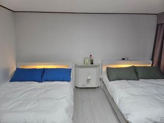 Hongik Univ#Yonsei Univ#2BR with elevator#4min from Sinchon station, line 2 - 0