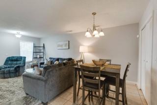 Prime Location With Balcony Near Broadway and Top Golf - 8
