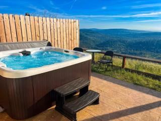 Hilltop Foothill Retreat & Airstream with Jacuzzi - 1