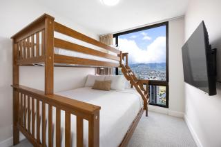 Waikiki Sunset 31st-fl with great views, pool & parking - 7