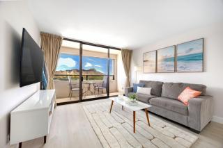 Waikiki Sunset 31st-fl with great views, pool & parking - 4