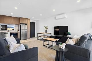 Stylish 2BR Apartment Gated Complex Free Parking - 0