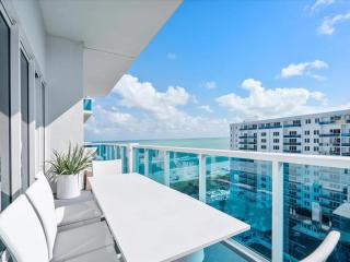 Apartment Zoreva, Stylish 2BR, 3 Bath Escape Near the Beach - 0