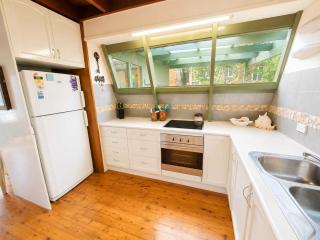 Cottage on the Lake - peaceful Burrill Lake escape - 6